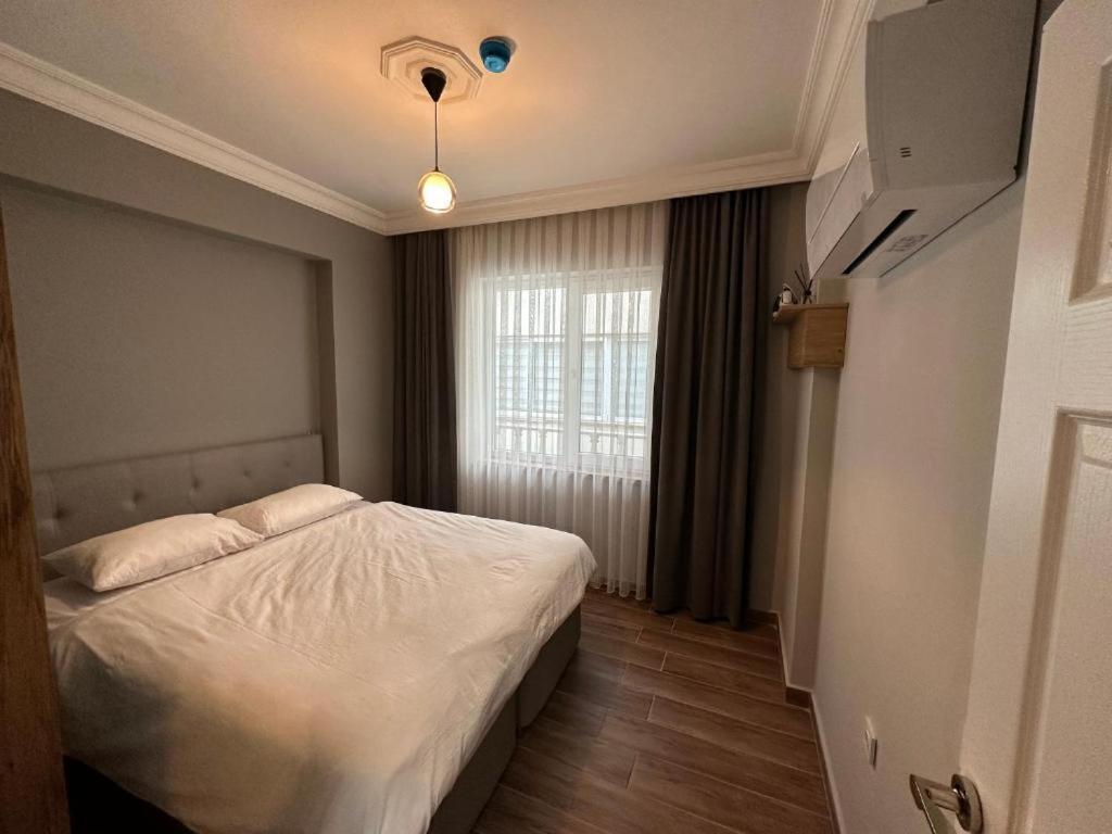 Lara'S Suite Antalya Buitenkant foto